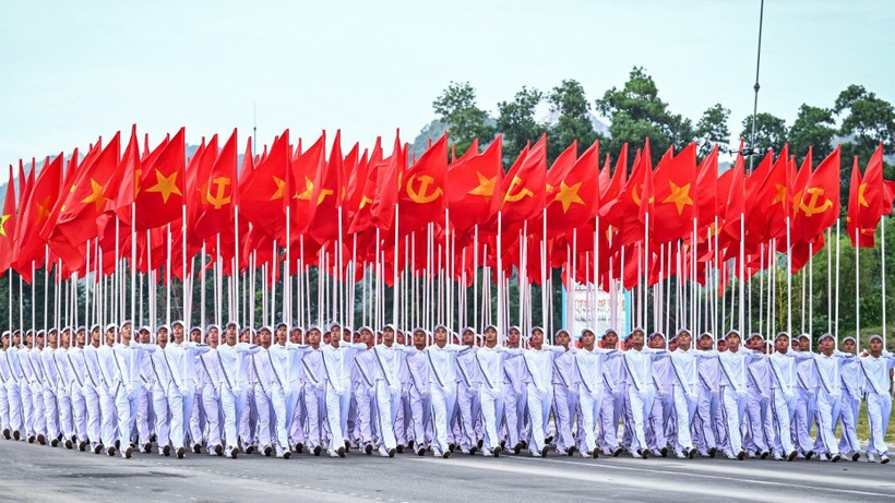 Vai trò chủ thể, vị trí trung tâm của nhân dân